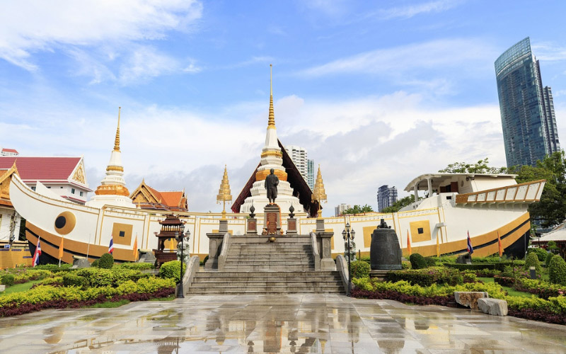 Wat Yannawa - boat temple thailand